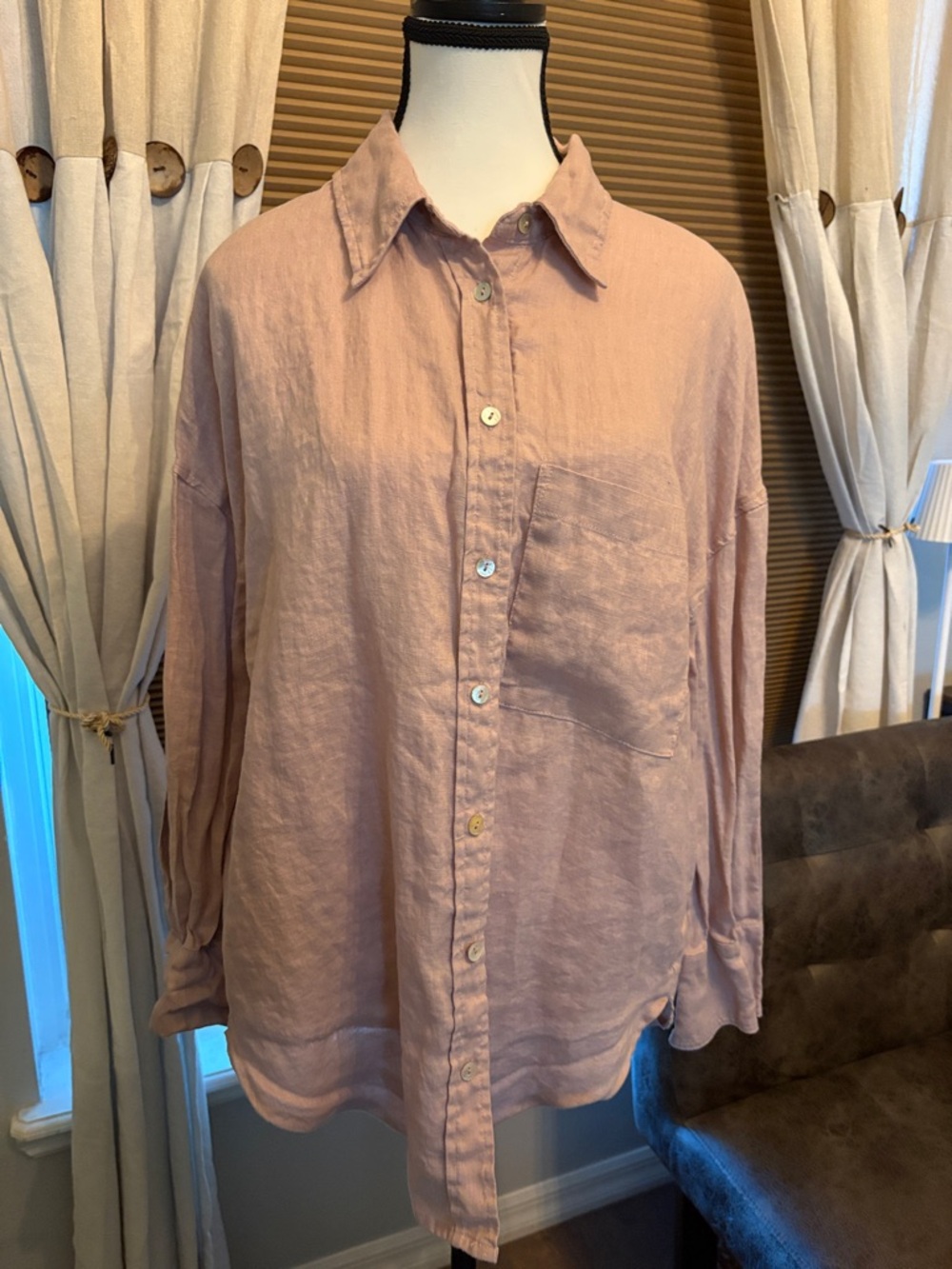 Women’s linen Button-Down Shirt in Dusty Pink